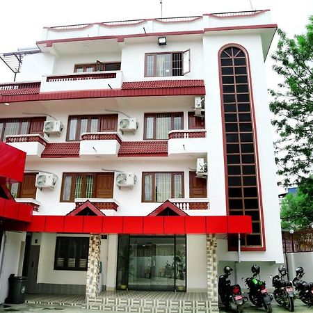 Oyo 104 Hotel Baltic Inn Kathmandu Exterior foto