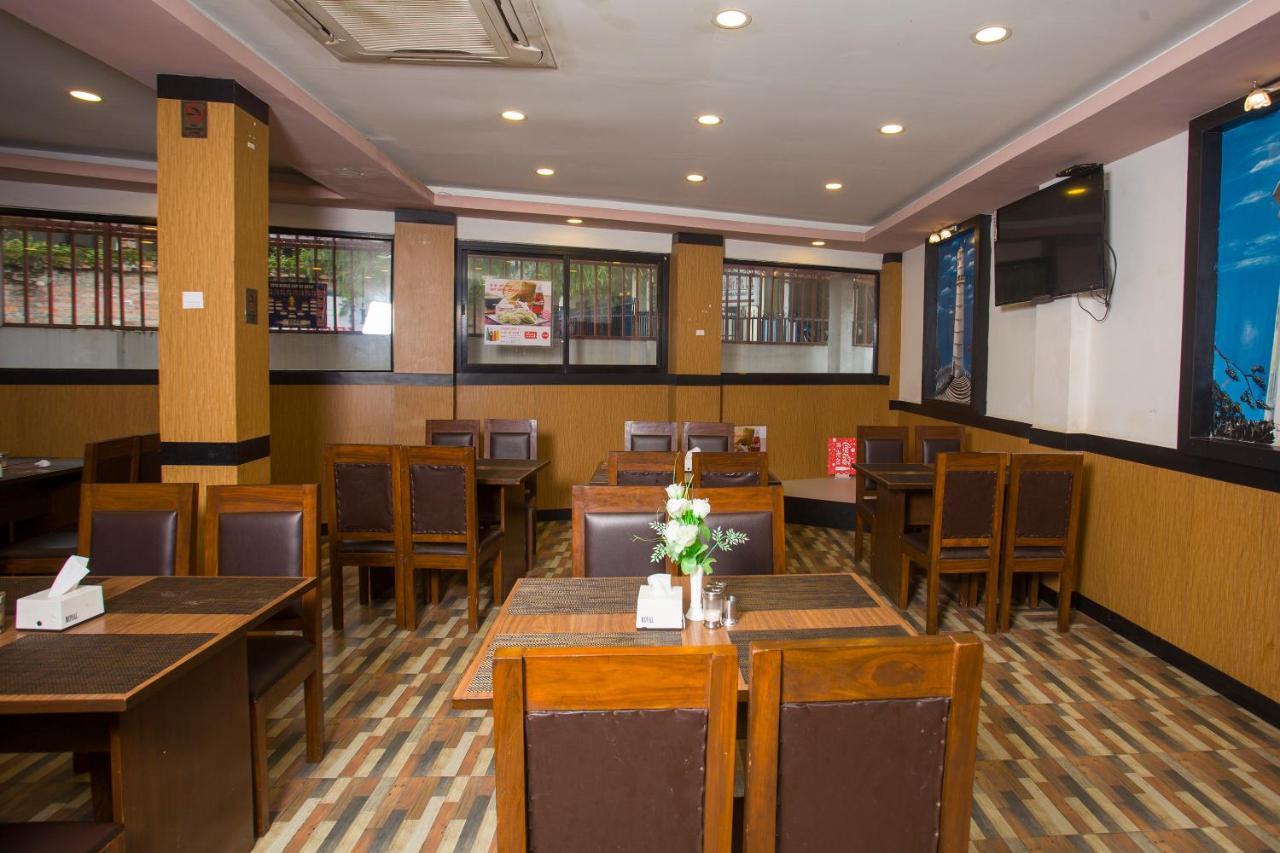 Oyo 104 Hotel Baltic Inn Kathmandu Exterior foto