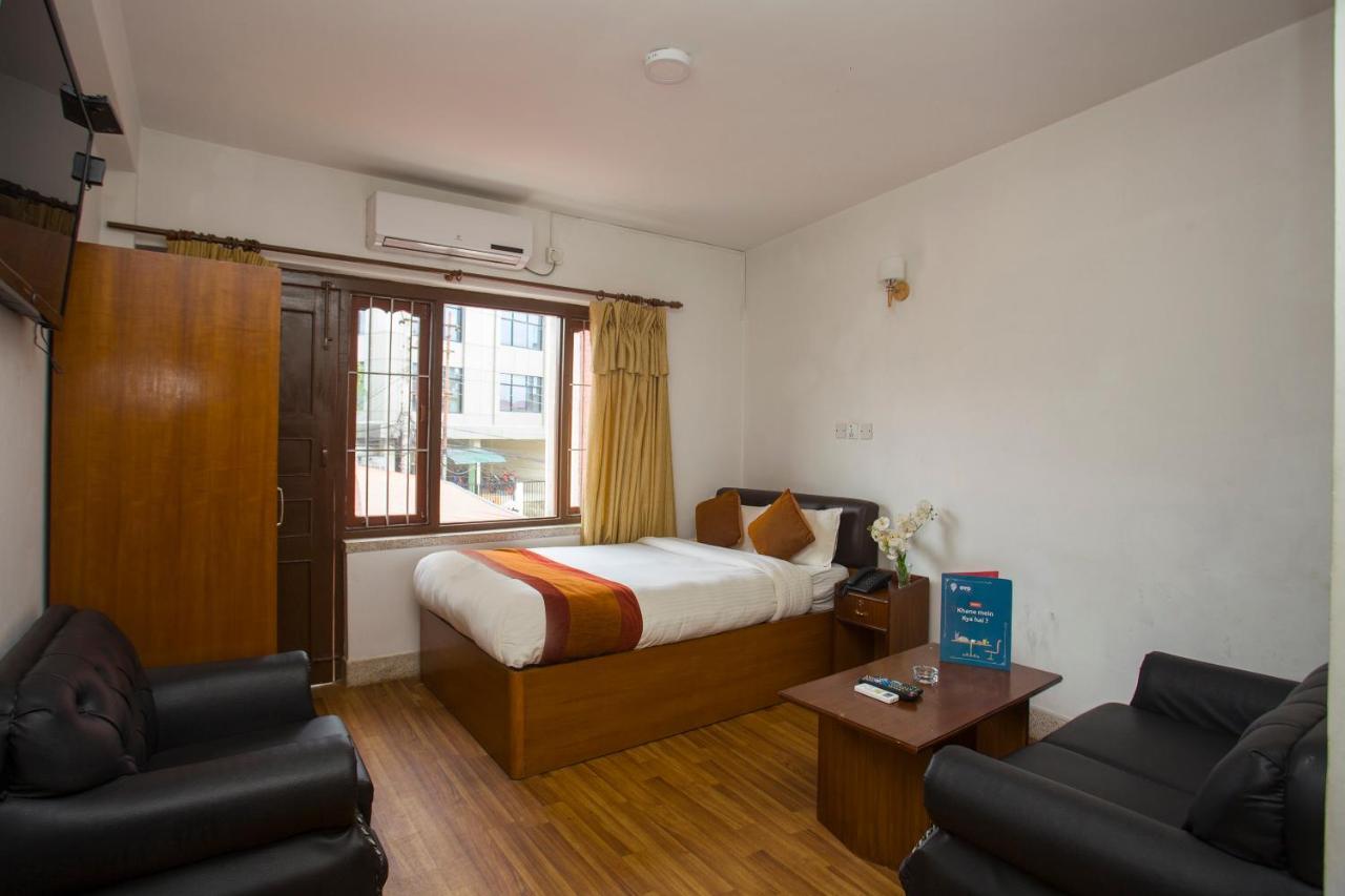 Oyo 104 Hotel Baltic Inn Kathmandu Exterior foto